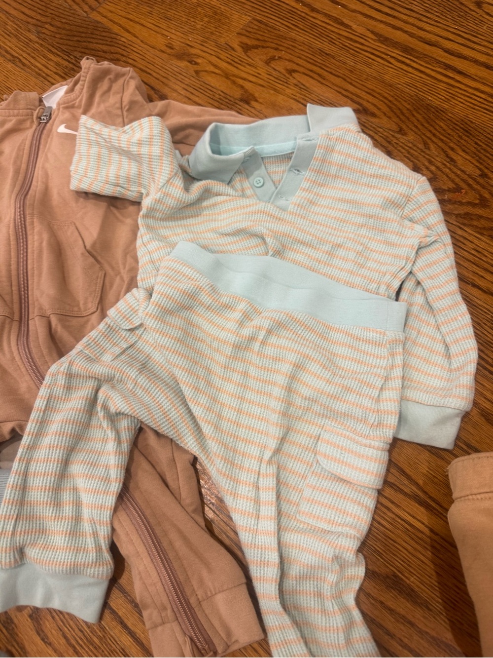 Carters - Picture 5 of 16